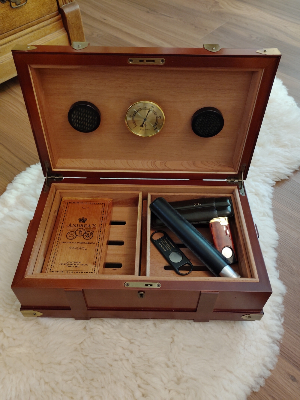 Cigar Humidor with Gold Hygrometer